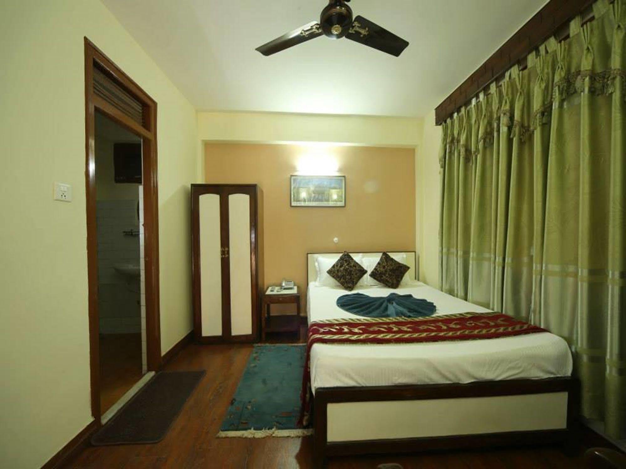 Hotel Pleasure Home Katmandu Zewnętrze zdjęcie